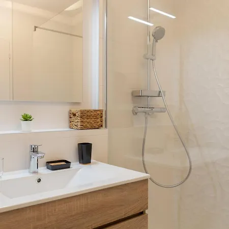 Guestready - Gerland Neuf Avec Terrasse